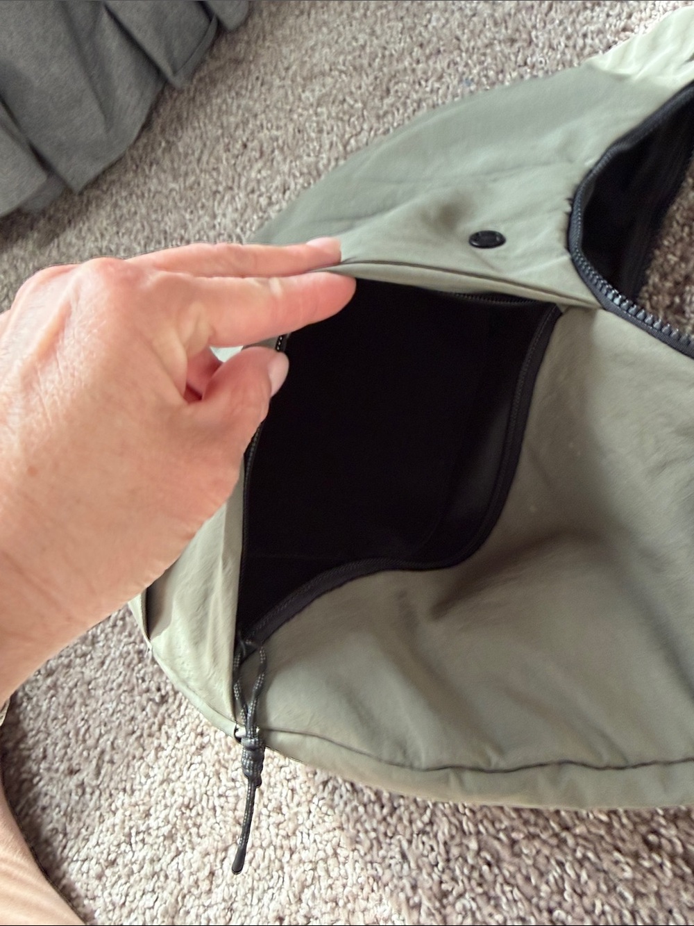 lululemon Pleated Shoulder Bag 10L - Minimalist Women’s Tote - Picture 4 of 6